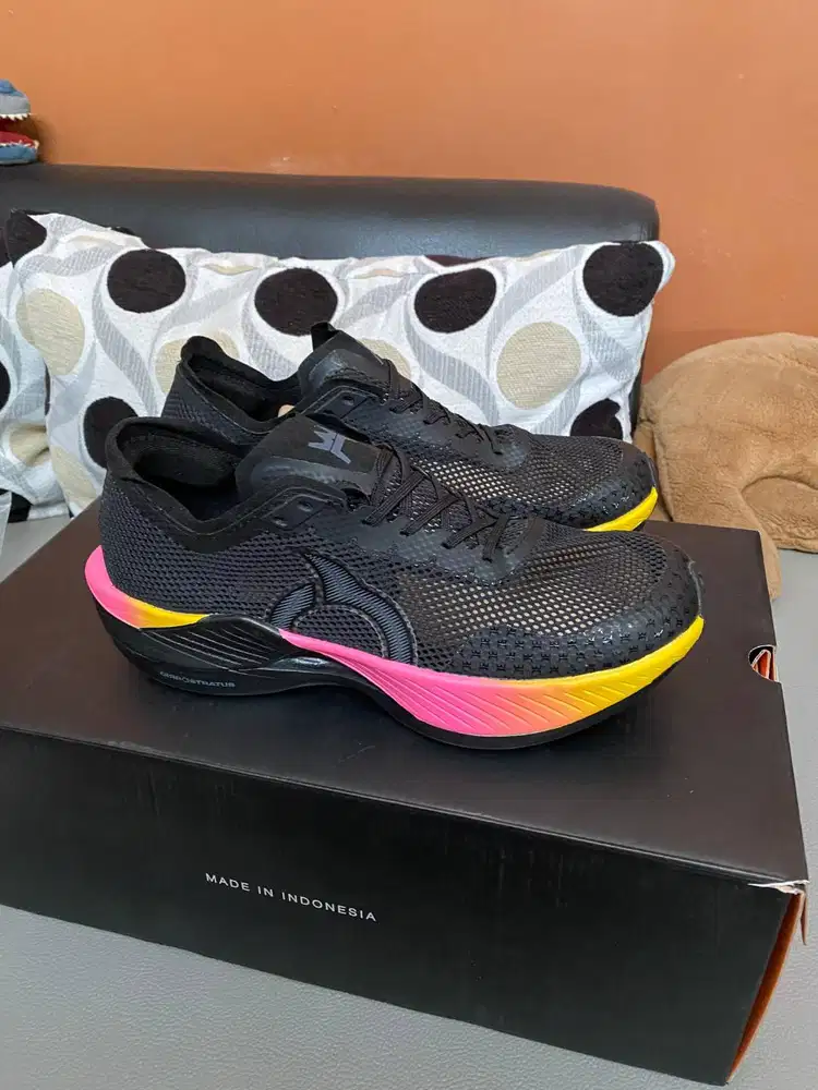 Ortuseight Solar Eclipse Penumbra (Limited Edition) + Bonus Tas