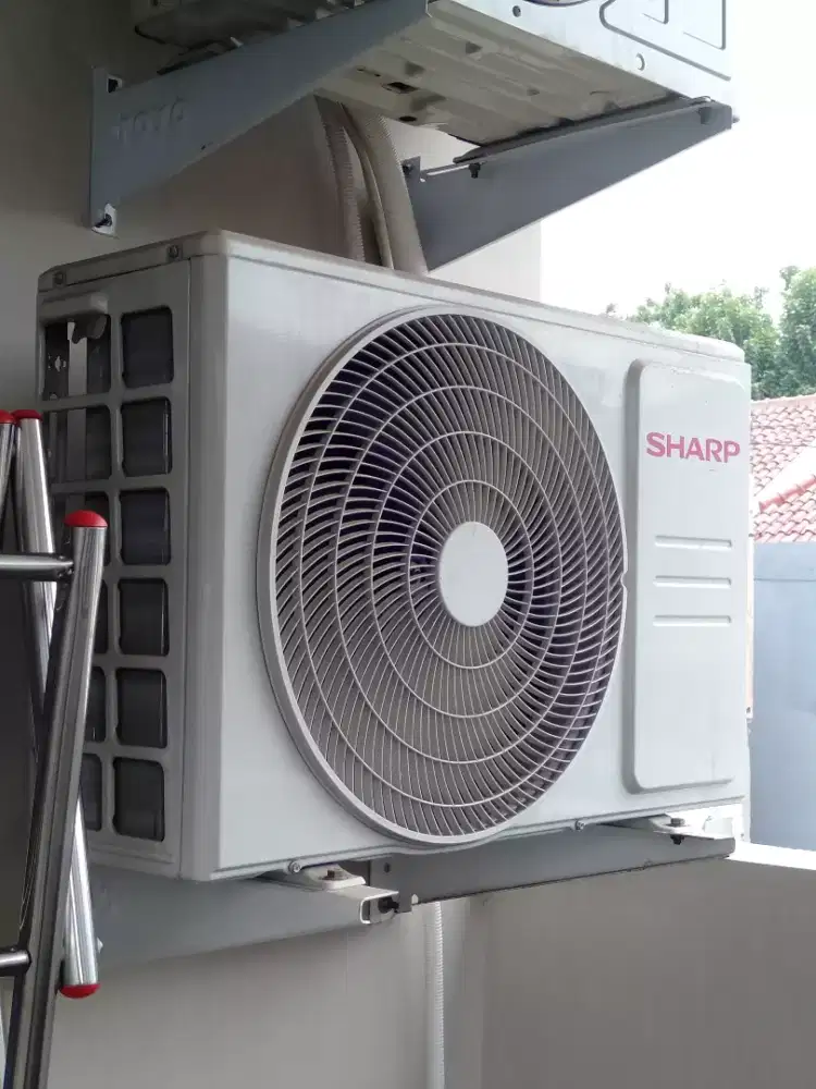 Dijual AC SHARP 1/2pk Like New