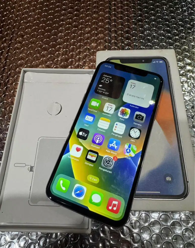iPhone X 64GB ( Like New )
