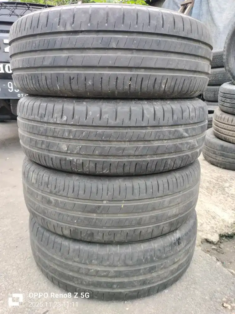 Jual ban copotan mrek Dunlop touring R1 ukuran 205 65 R15 kond 90%