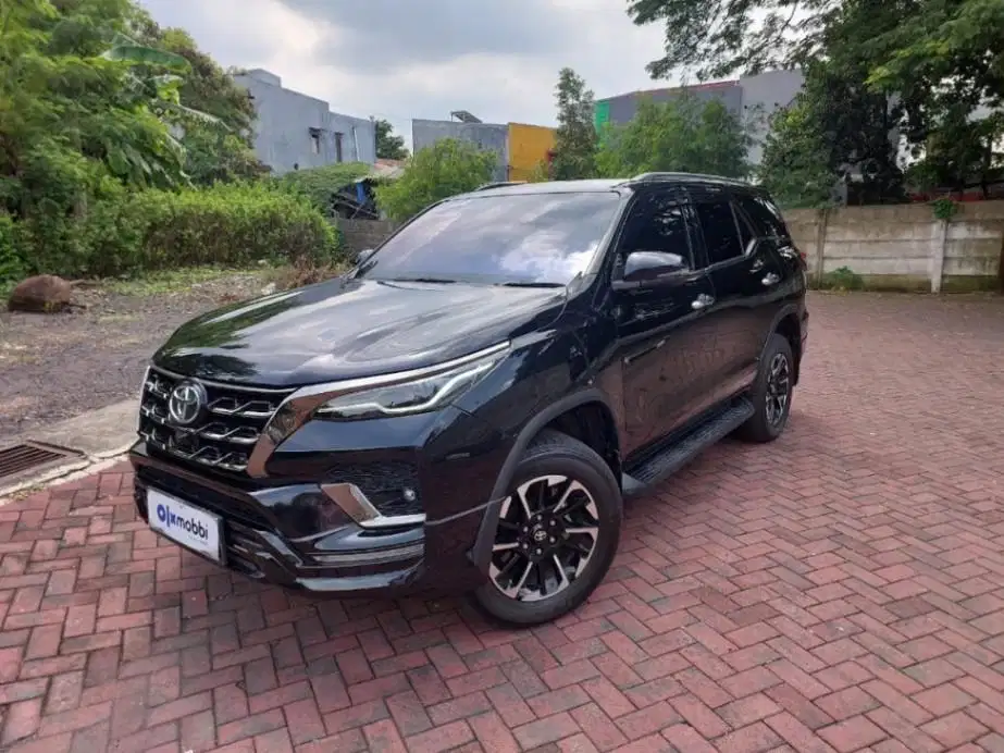 KM RENDAH Toyota Fortuner 2.8 VRZ GR Sport Matic 2022 Hitam wMI