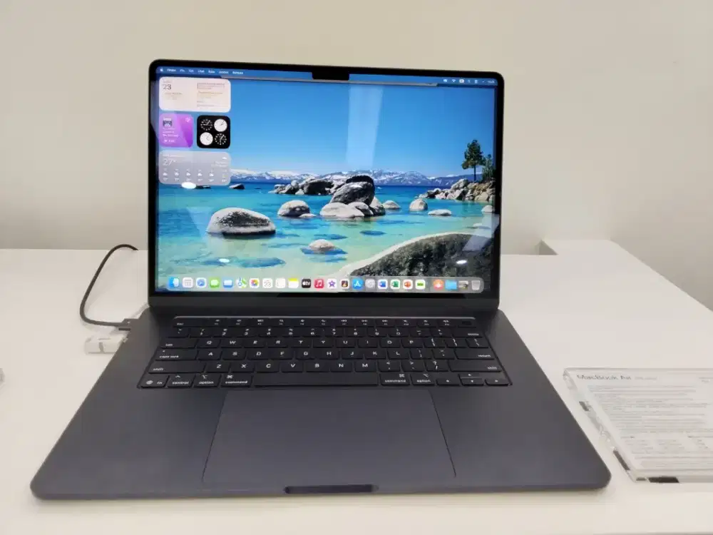 MacBook Air M4 (15 inci)