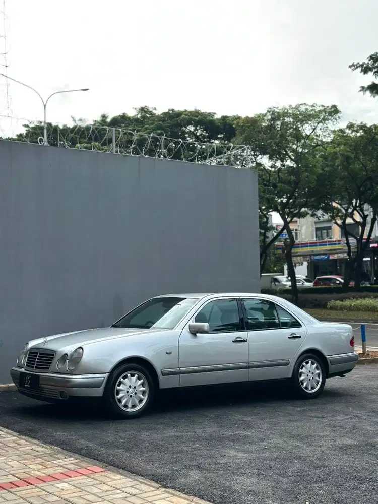 Mercy New Eyes W210 E320 1996