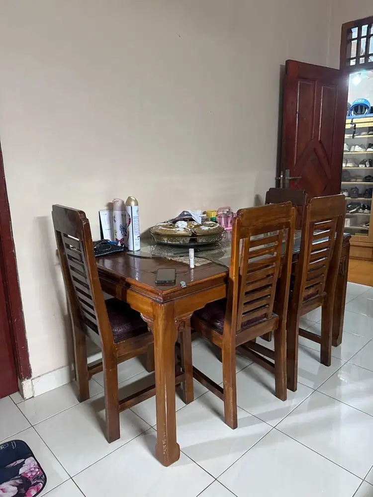 1 set meja makan jati