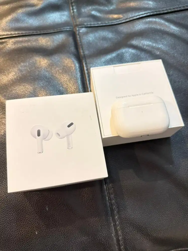 Airpods PRO / gen 1 - LIKE NEW (IBOX)