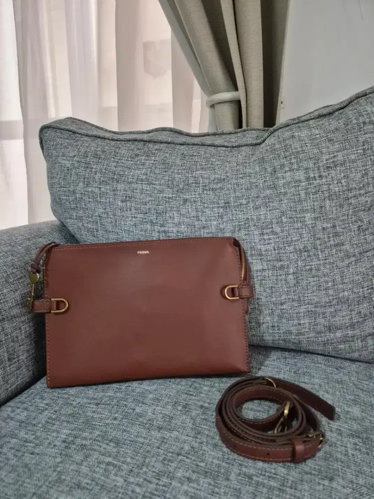Fossil sling bag preloved