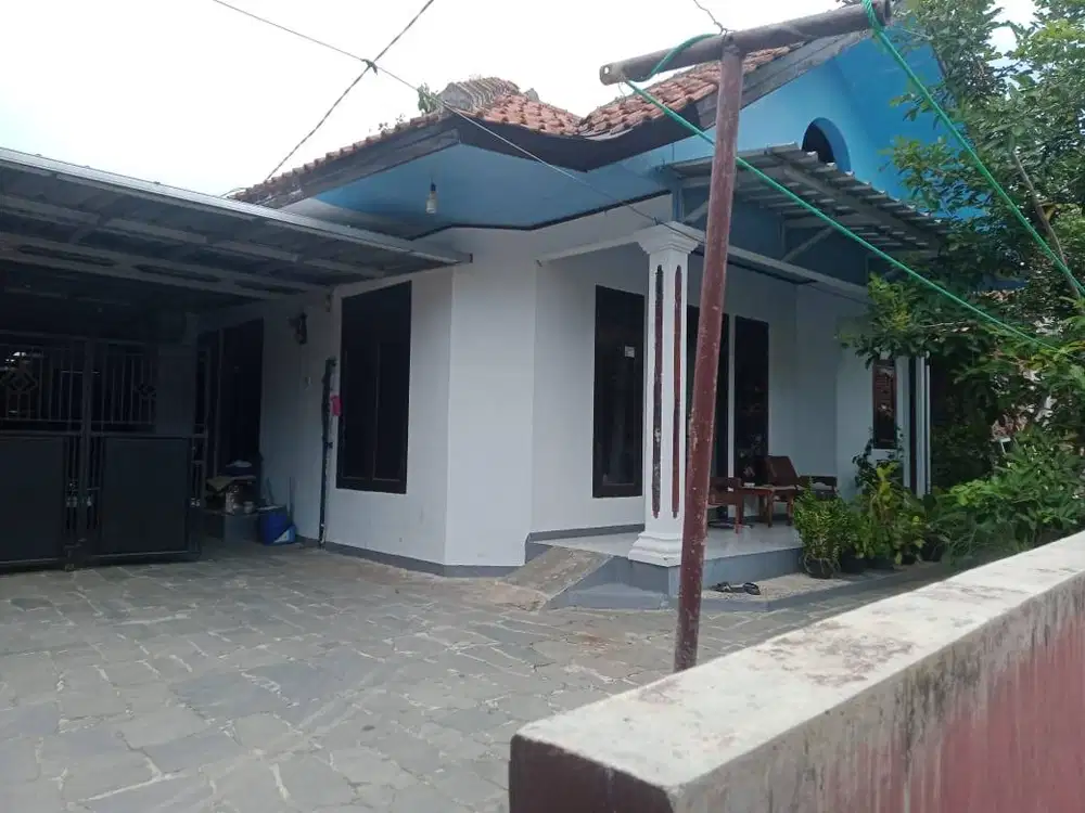 Rumah Villa Dingin Di Kaki Gunung Ciremai, Ada Kolam Ikan