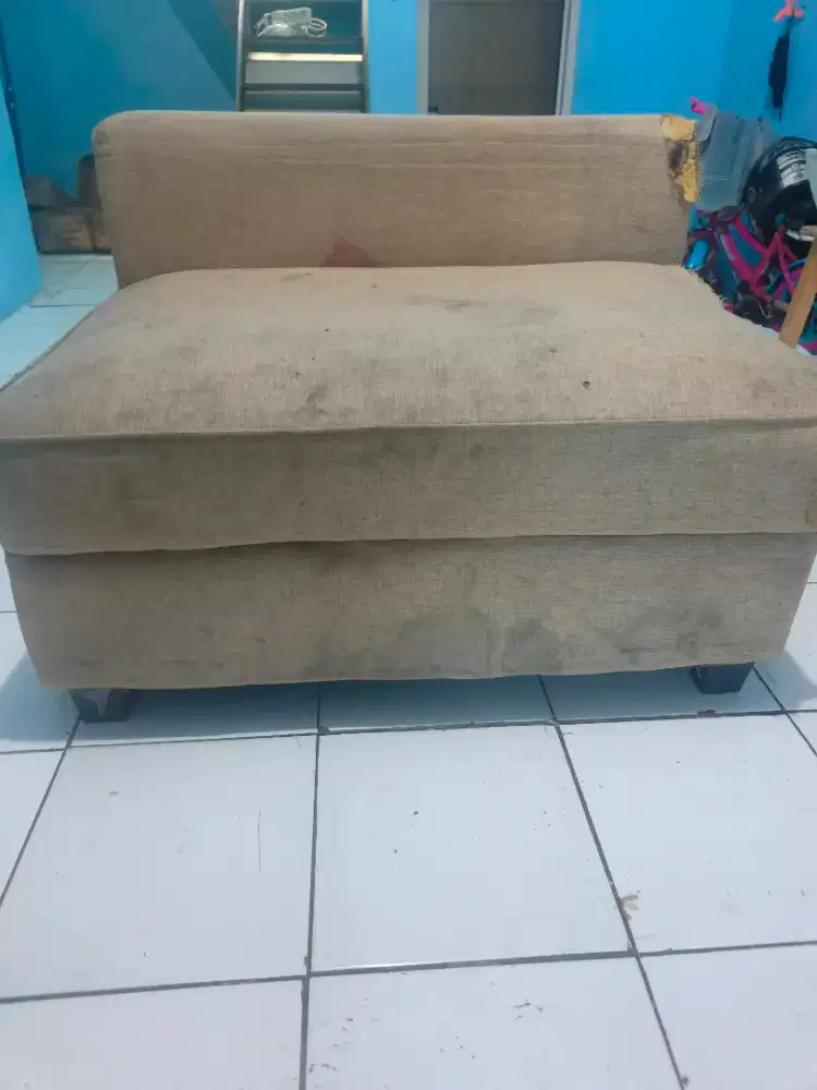 Sofa Kantor jual aja butuh uang