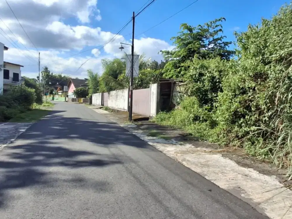 Jl Kaliurang km 10, Peruntukan Villa, Suasana Asri