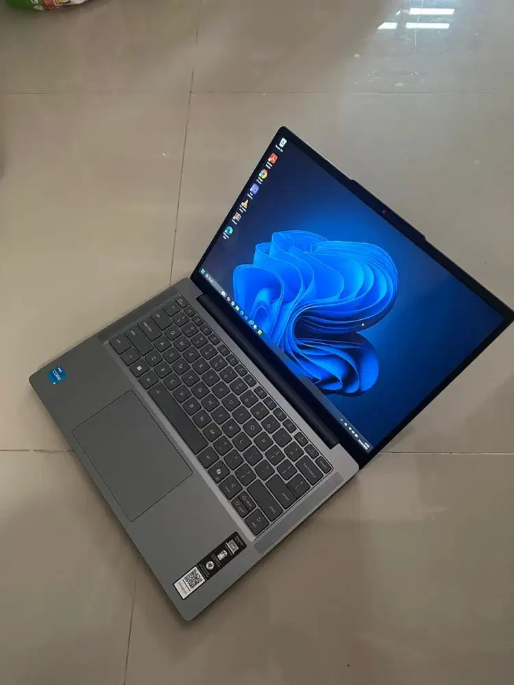 Lenovo IdeaPad Slim 3 14IRH10 - 7EID