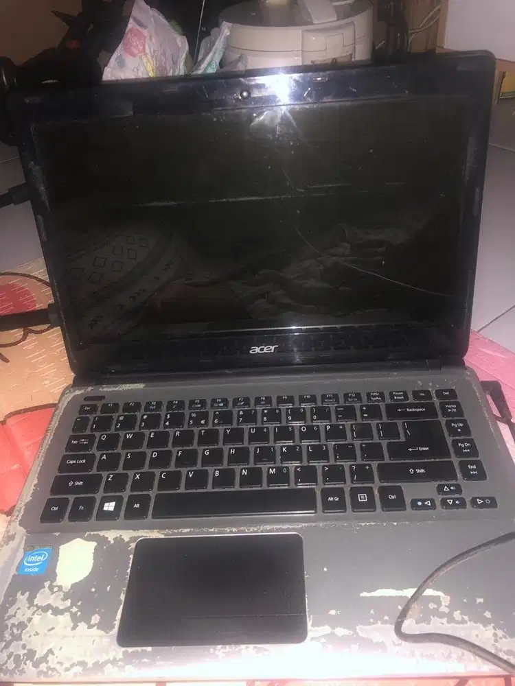 Laptop bekas pake