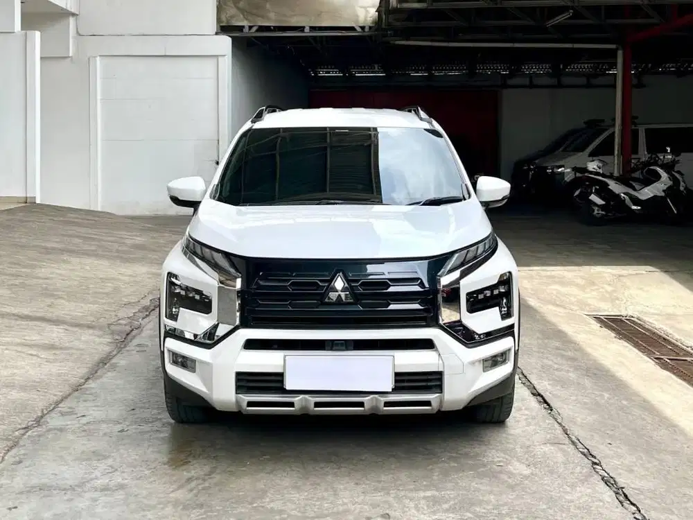 Mitsubishi Xpander Cross New Model Matic / AT 2022 Putih
