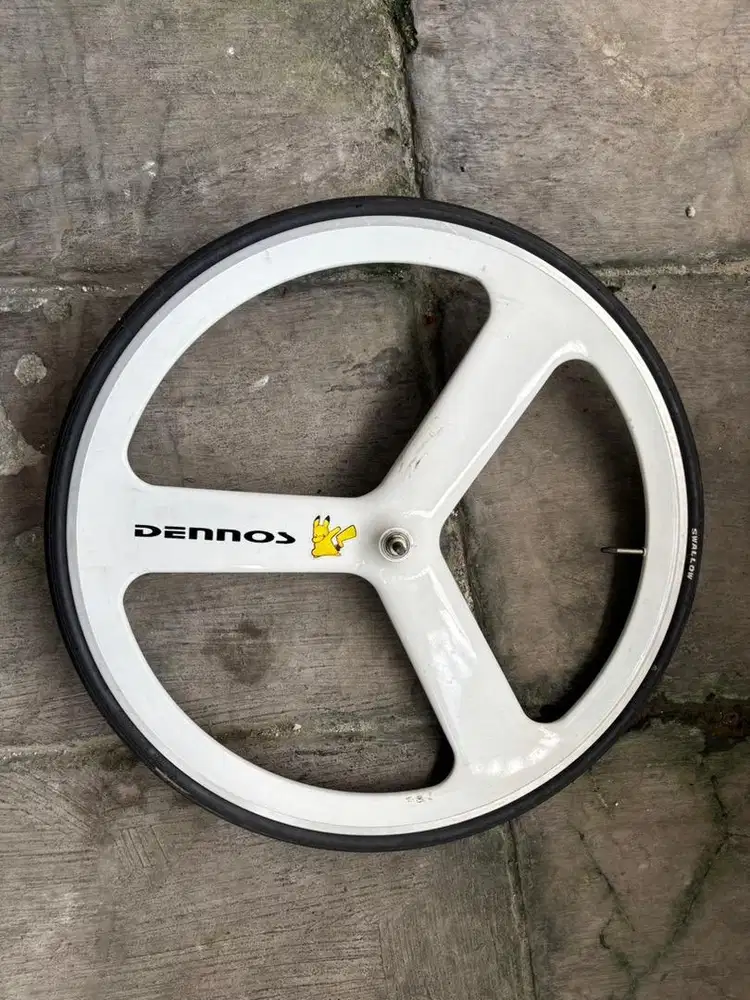 Dennos 3 Spoke Mint condition