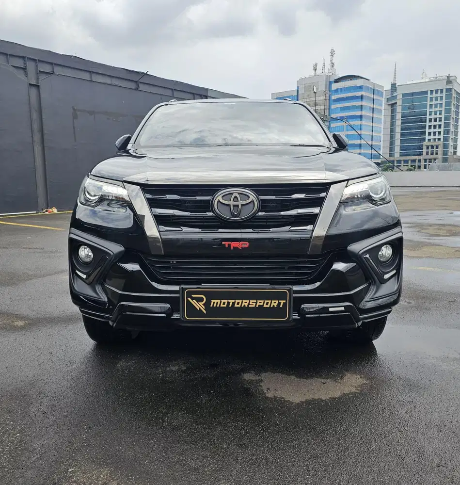 (TDP: 50JT) KM:30rb Toyota Fortuner VRZ 2.4 TRD Sportivo low km
