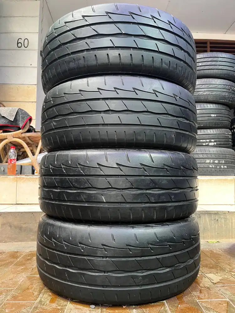 Ban Bridgestone Potenza Adrenalin RE003 235 50 r18 4Pcs