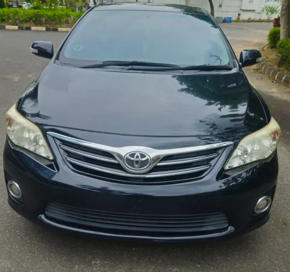 Dijual Toyota Altis 2013 Warna Hitam 1,8 G Bensin AT