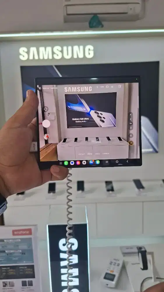 Galaxy foldable 7