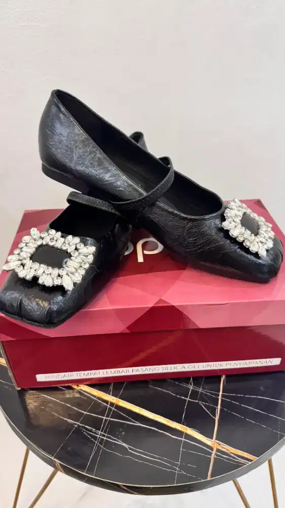 Flat Shoes Black Diamond
