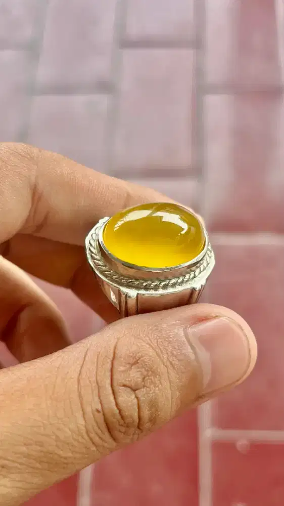 Batu yellow calsedoni