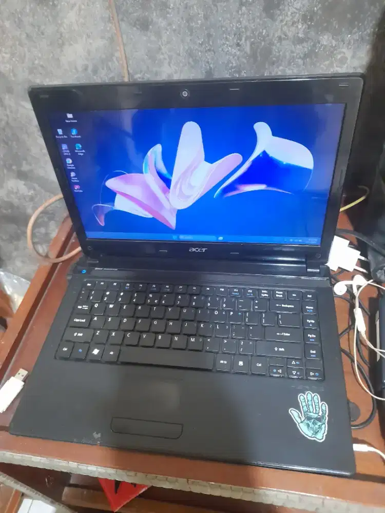 Laptop Acer ram 4 cor i3