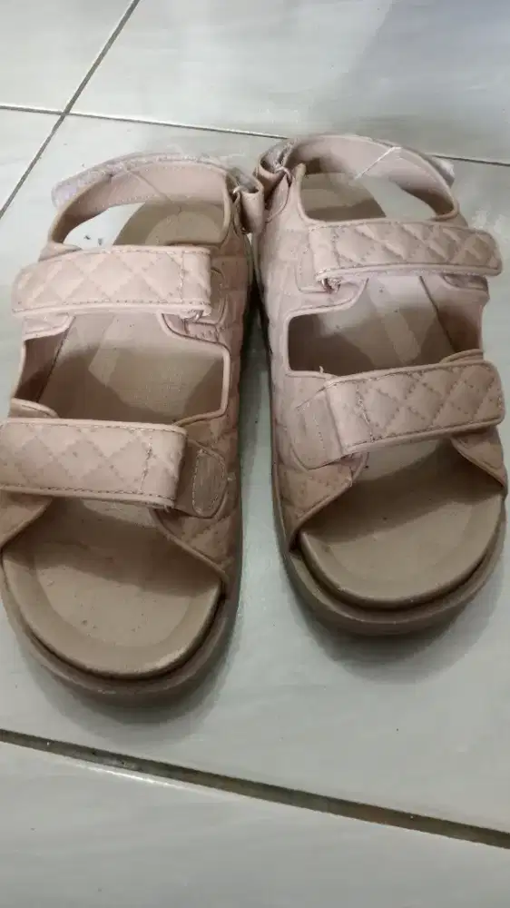 Sendal wanita soft pink