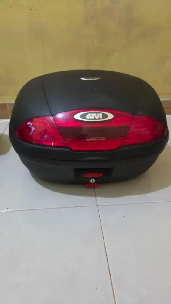 Box motor Givi Plus braket ke footstap