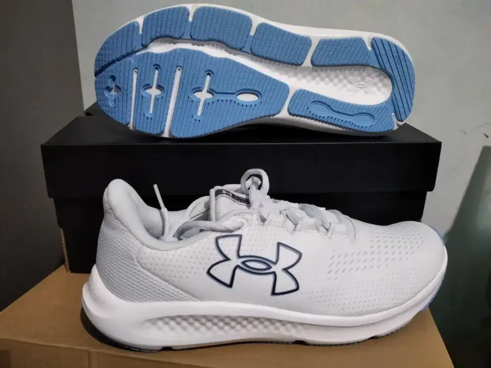 Sepatu putih under armour sizs 41 murah