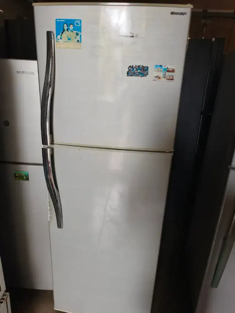 kulkas sharp 2 pintu