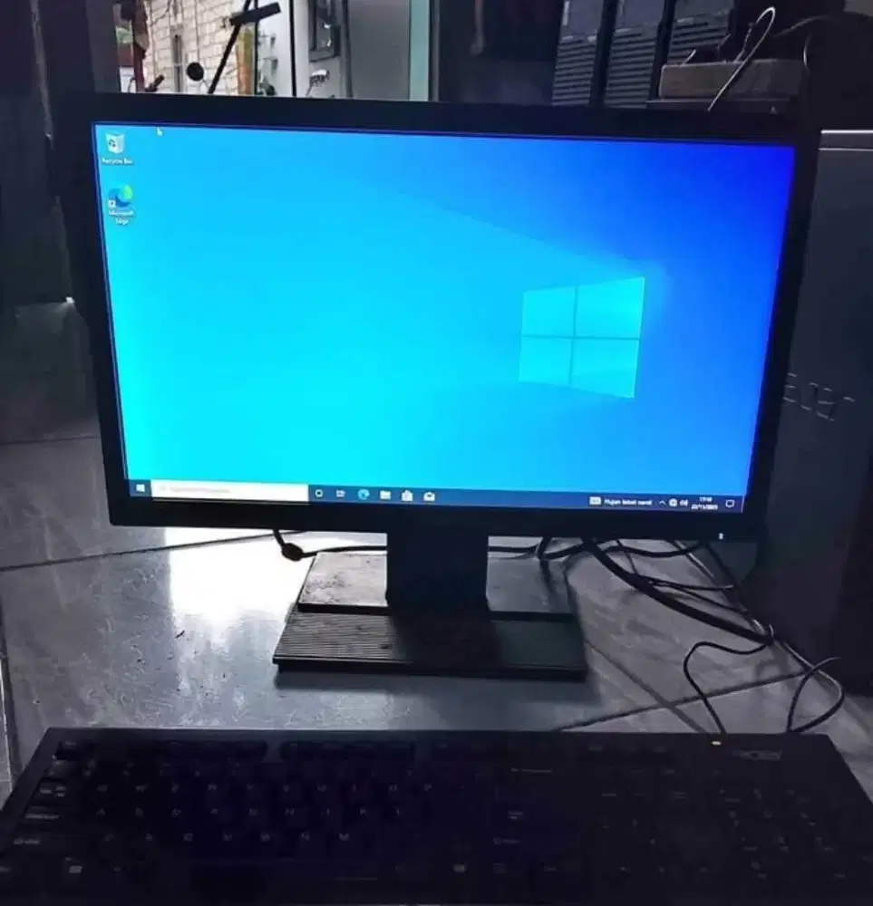 Dijual monitor LED 20inch bersih jernih siap pakai bosku