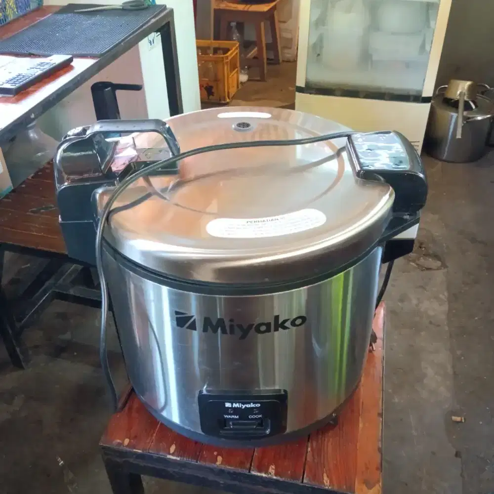 Rice Cooker Magic Com Miyako 5L