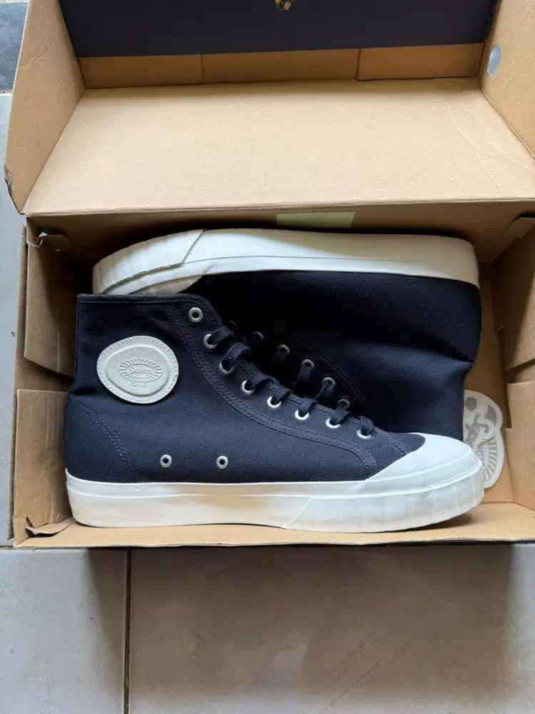 Sepatu Superga Navy Size 43