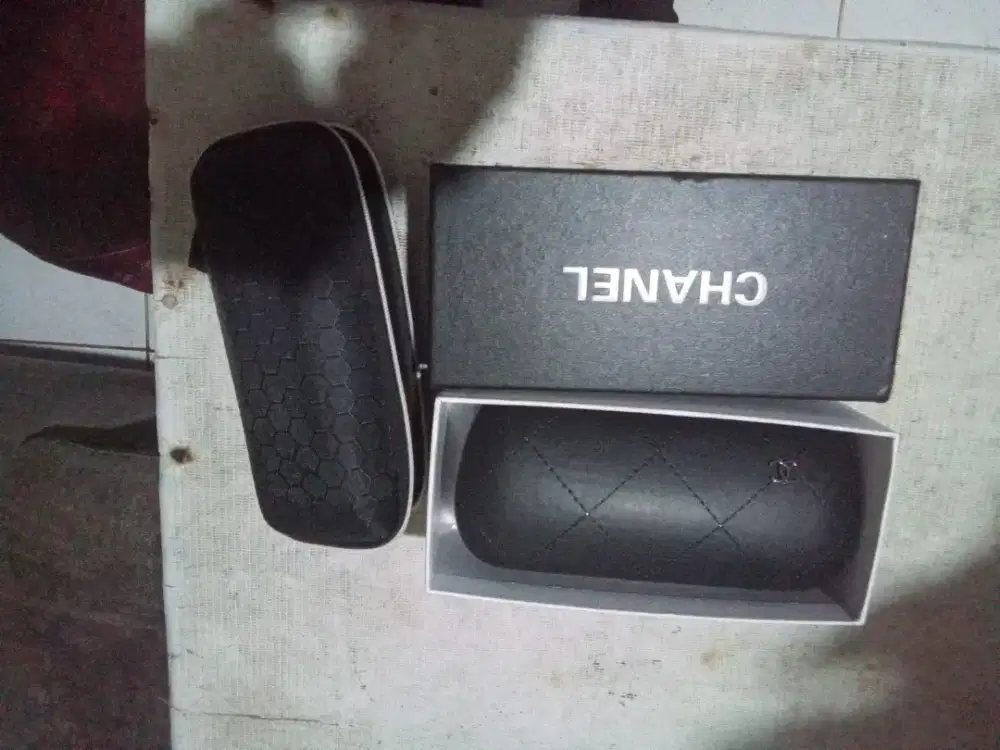 Kacamata wanita Chanel dan Gucci 2 slinder  mulus no minus siap pakai