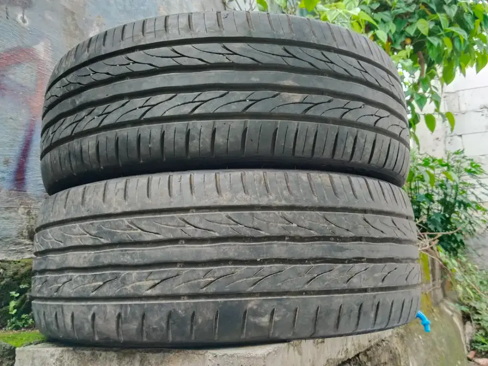 KUMHO ECSTA Ps31 215/45/R18 ENGINEERED BY KOREA
