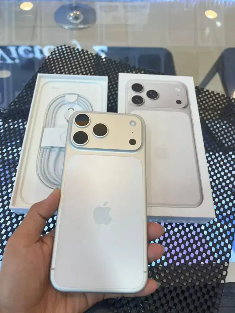 iPhone 17 promax 256GB NEW IBOX SILVER CASH CREDIT BISA