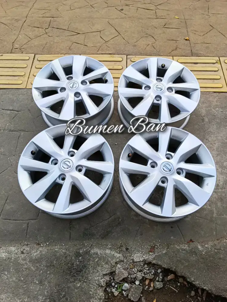 Velg Gran Livina R15 x 5,5jj Et45 Pcd 4x114,3 Avanza Xenia Evalia