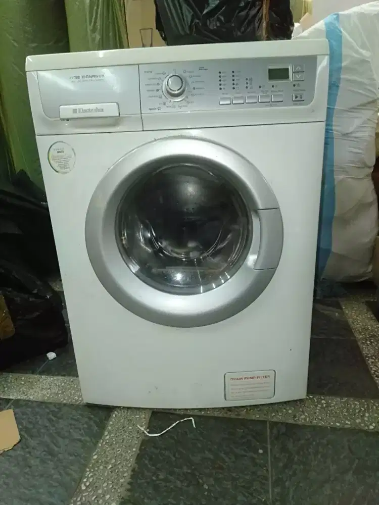 Mesin cuci Electrolux bekas