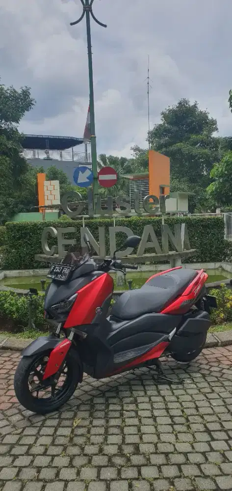 YAMAHA XMAX 250cc Mate RED