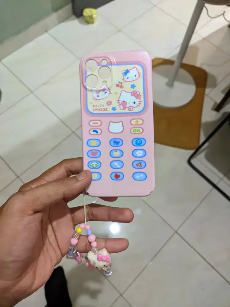 HARDCASE HELLO KITTY IPHONE 11 PRO (PLUS KEY CHAIN)