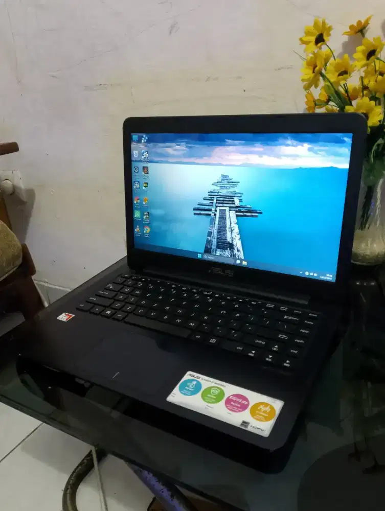 Laptop Asus E402B Sudah SSD. Windows 11. Baterai awet