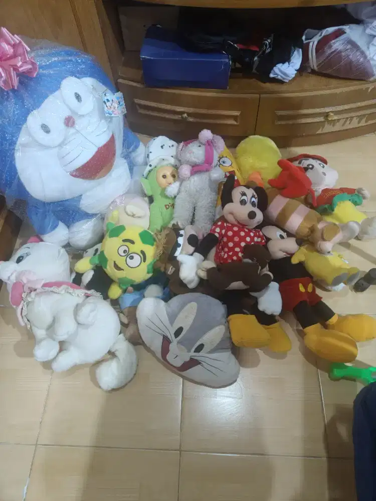 Boneka bekas kondisi bagus