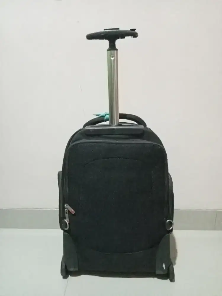 Koper traveling bonus tas laptop bagus