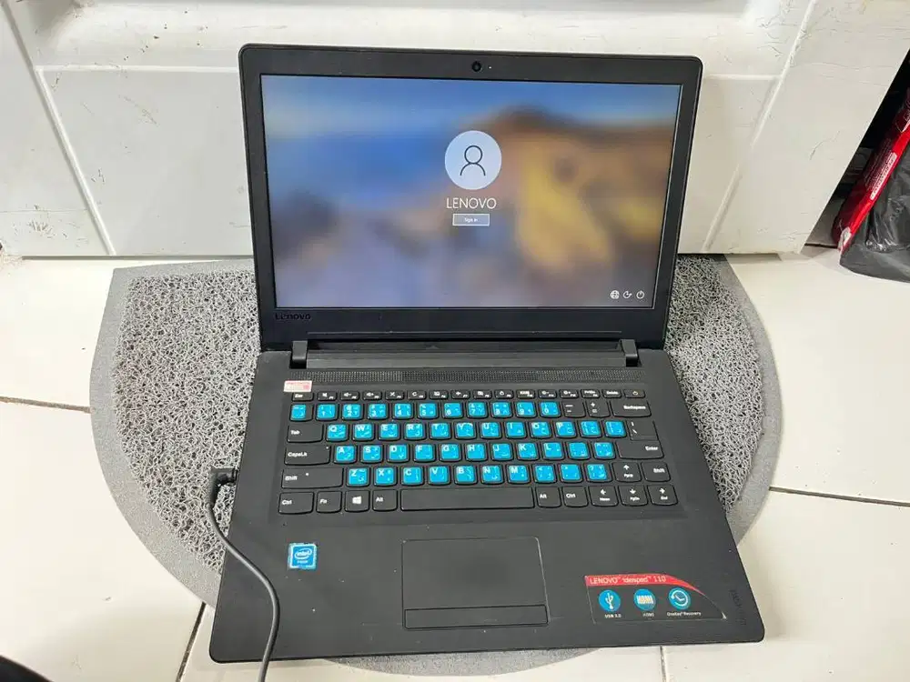 Laptop lenovo ideapad 110  Uk 14inch Windows 10 pro 64bit