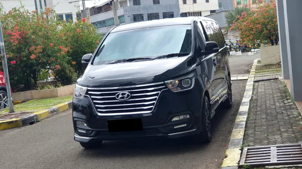 [ GARANSI 5TH ] Hyundai H1 Royale 2.5 CRDI Diesel AT 2020/2021