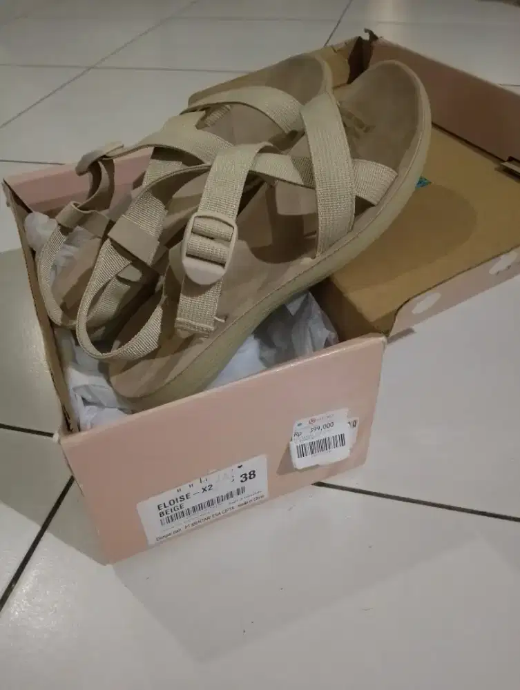 Dijual sendal size 38