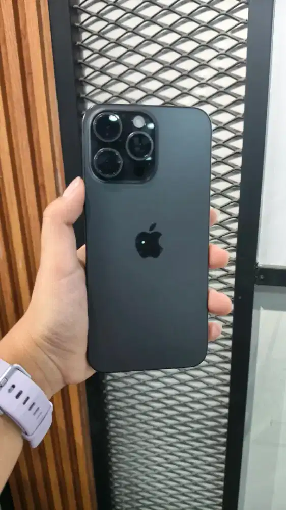 Preloved Iphone 15 Pro Max Garansi Resmi- Mulus