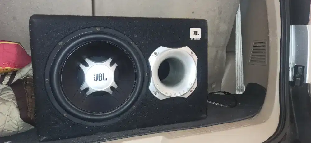 Subwoofer JBL GT series + power 4 Chanel