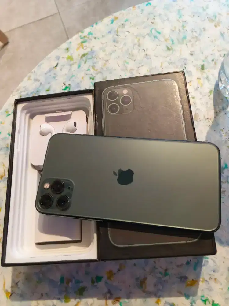 Iphone 11 pro max 256gb bersama baru masih