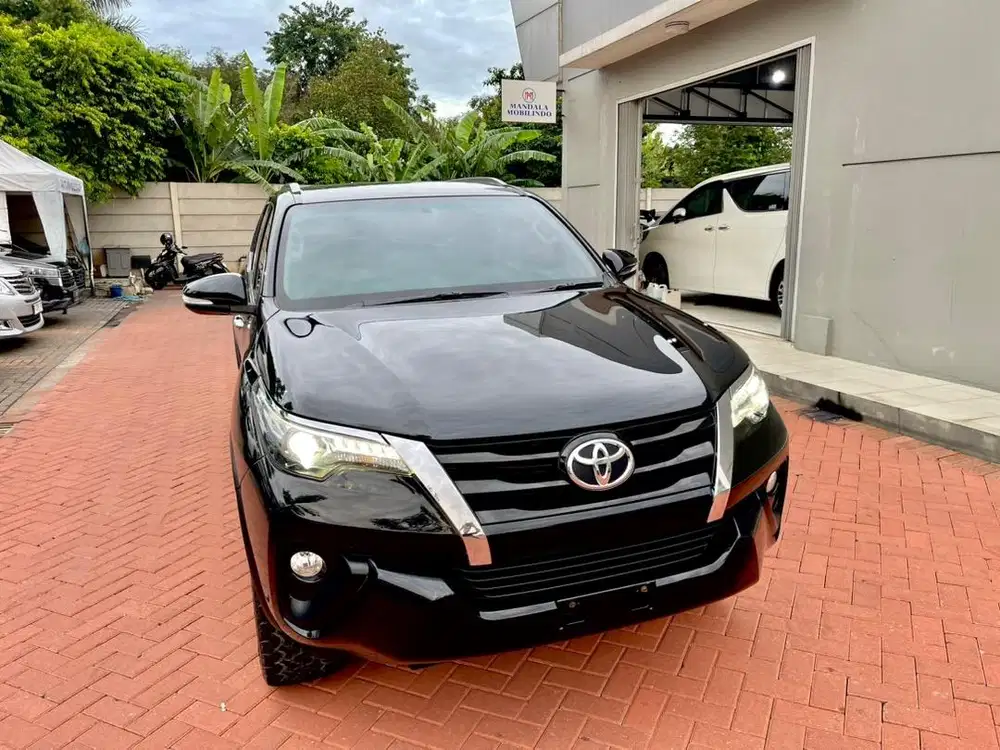 Toyota fortuner VRZ 2.4 diesel 2016 AT attitude black