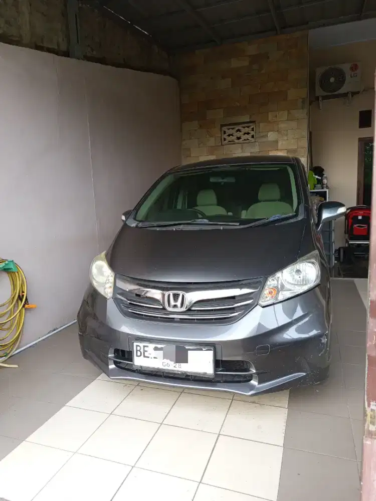 WTS Honda Freed E 2012
