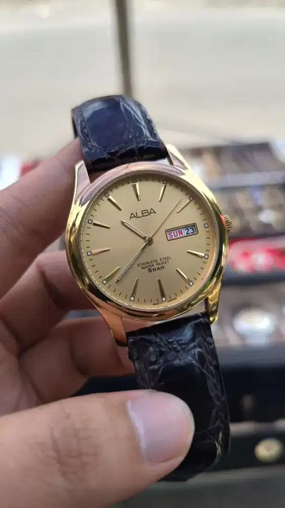 Jam Tangan Alba Quartz Golden